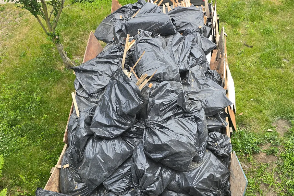 haulaway_cleanout_uniform_1200x800